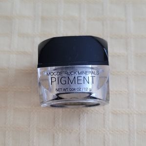 Younique Loose Pigment Eye Shadow Makeup